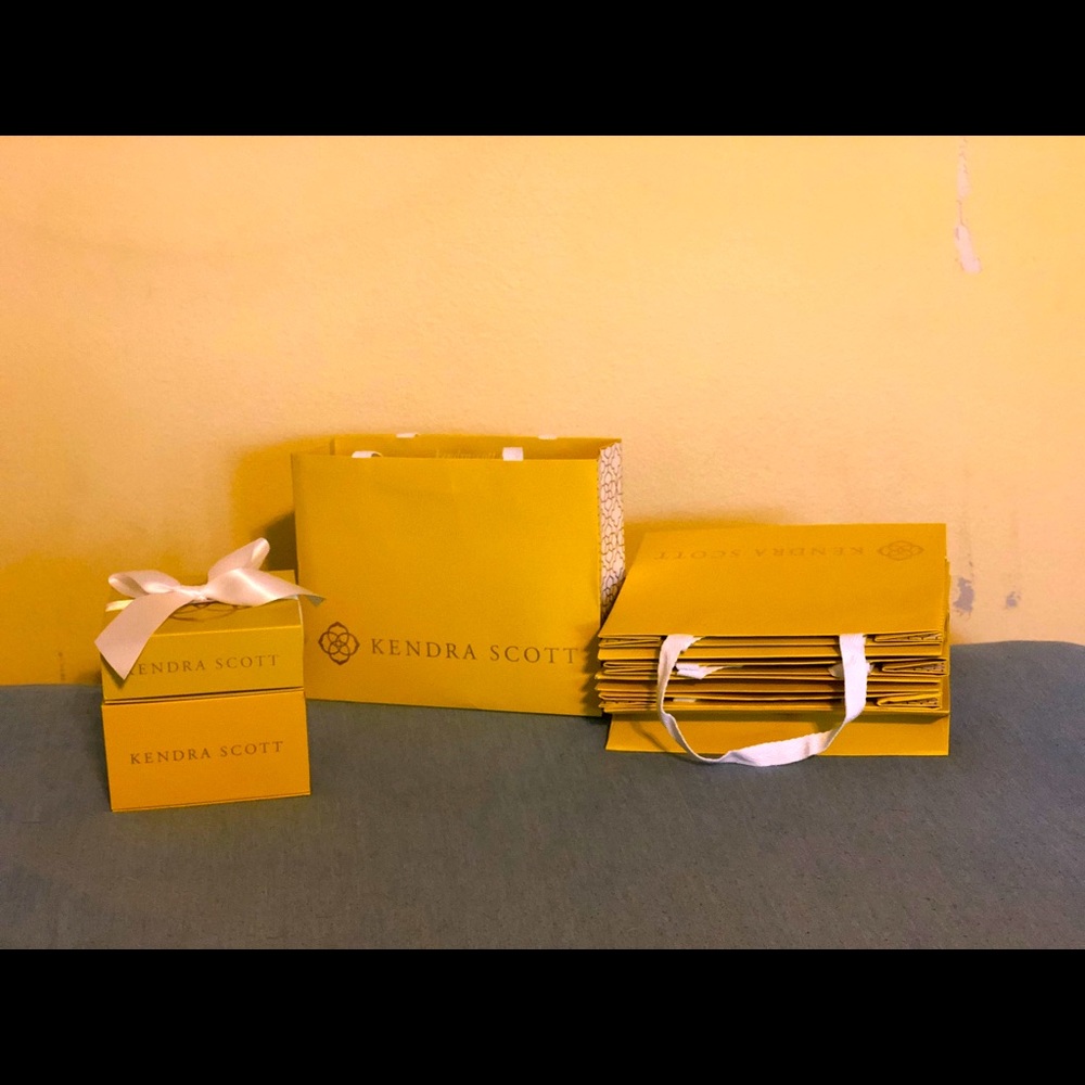 Kendra Scott Bags & Boxes